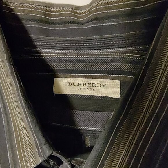 Burberry Large Shirt - Picture 6 of 10